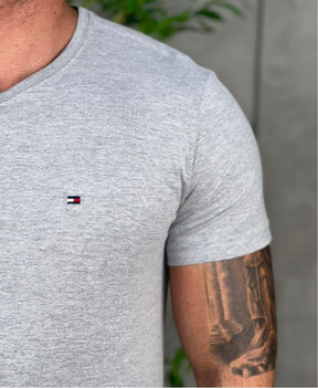 Camiseta Cinza Masculina Logo no Peito - Tommy