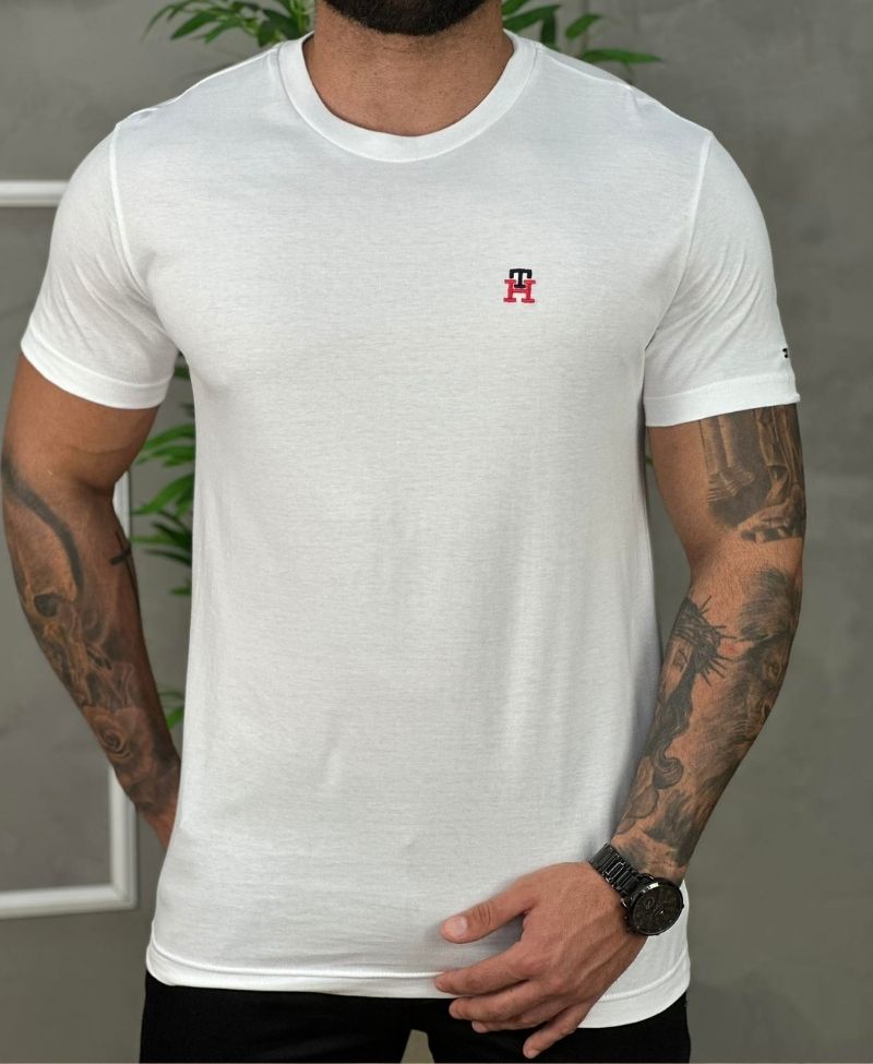 Camiseta Branca Masculina Com Logo No Peito - Tommy