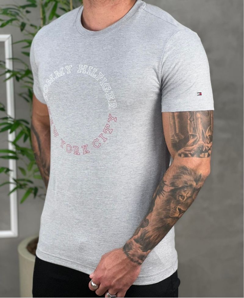 Camiseta Cinza Masculina Com Logo Em Circulo No Peito - Tommy